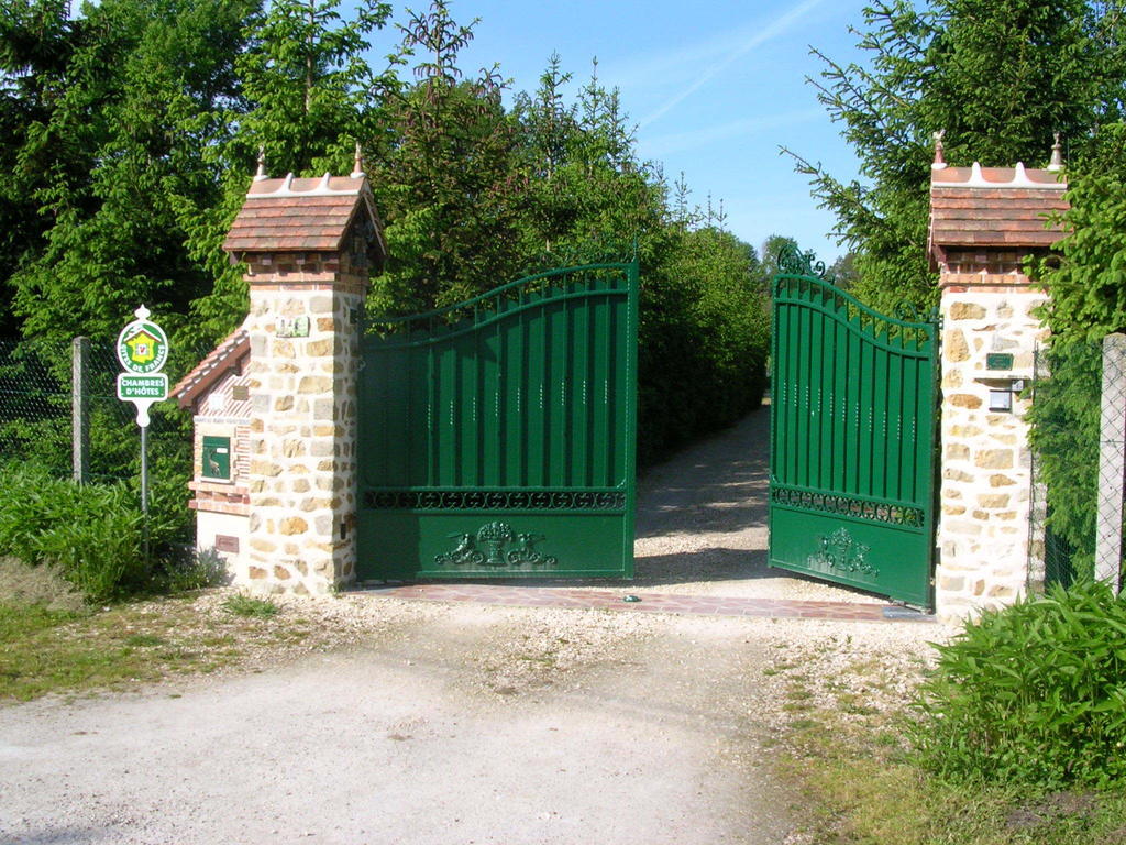 La Petite Ferme Bed & Breakfast Vouzeron Exterior photo